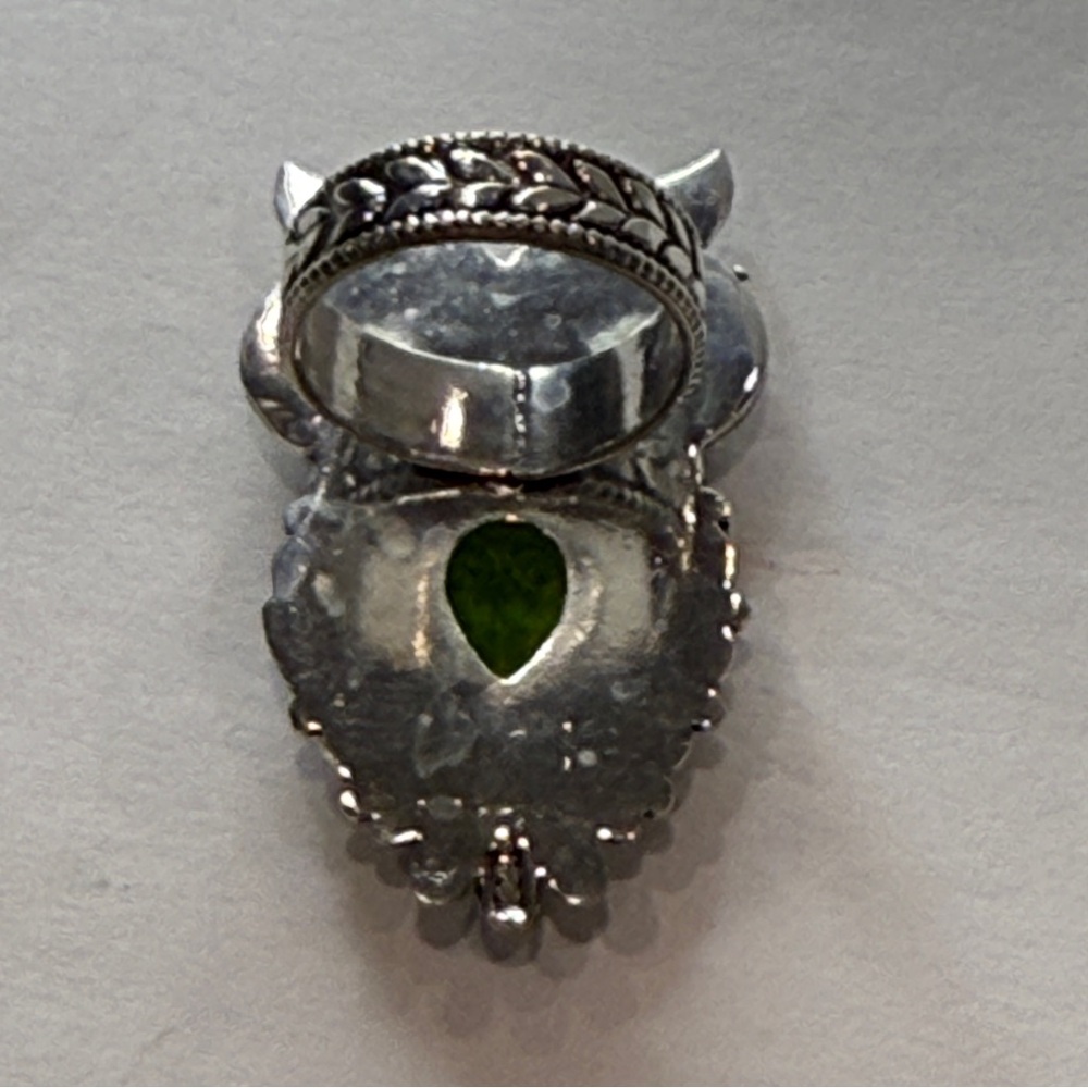 🆕 “Wise Glow: Artisan Peridot Owl Ring in Sterling Silver” Size 7 🆕 - Picture 5 of 16